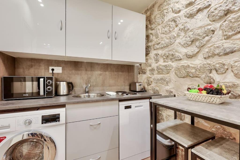 Studio Confortable Au Coeur De Paris Apartment Exterior foto
